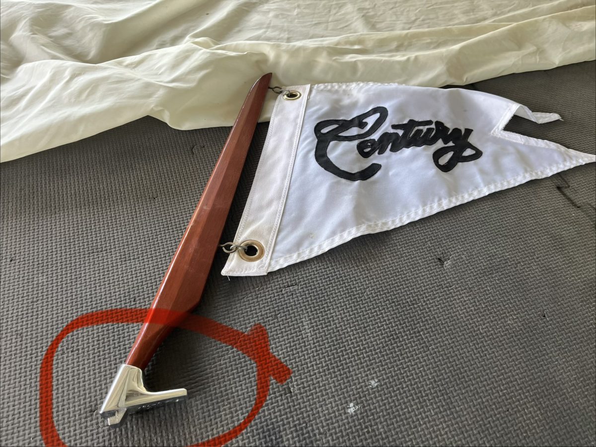 Century Bow Mast Mount photo 1