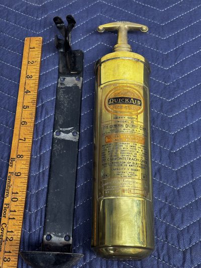 Chris Craft 1947-1952 Brass Quick Aid Fire Extinguisher photo 2