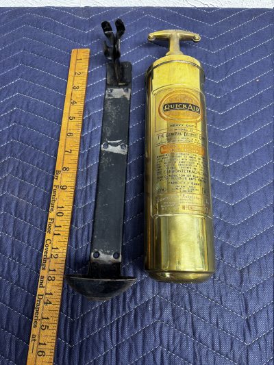Chris Craft 1947-1952 Brass Quick Aid Fire Extinguisher photo 1