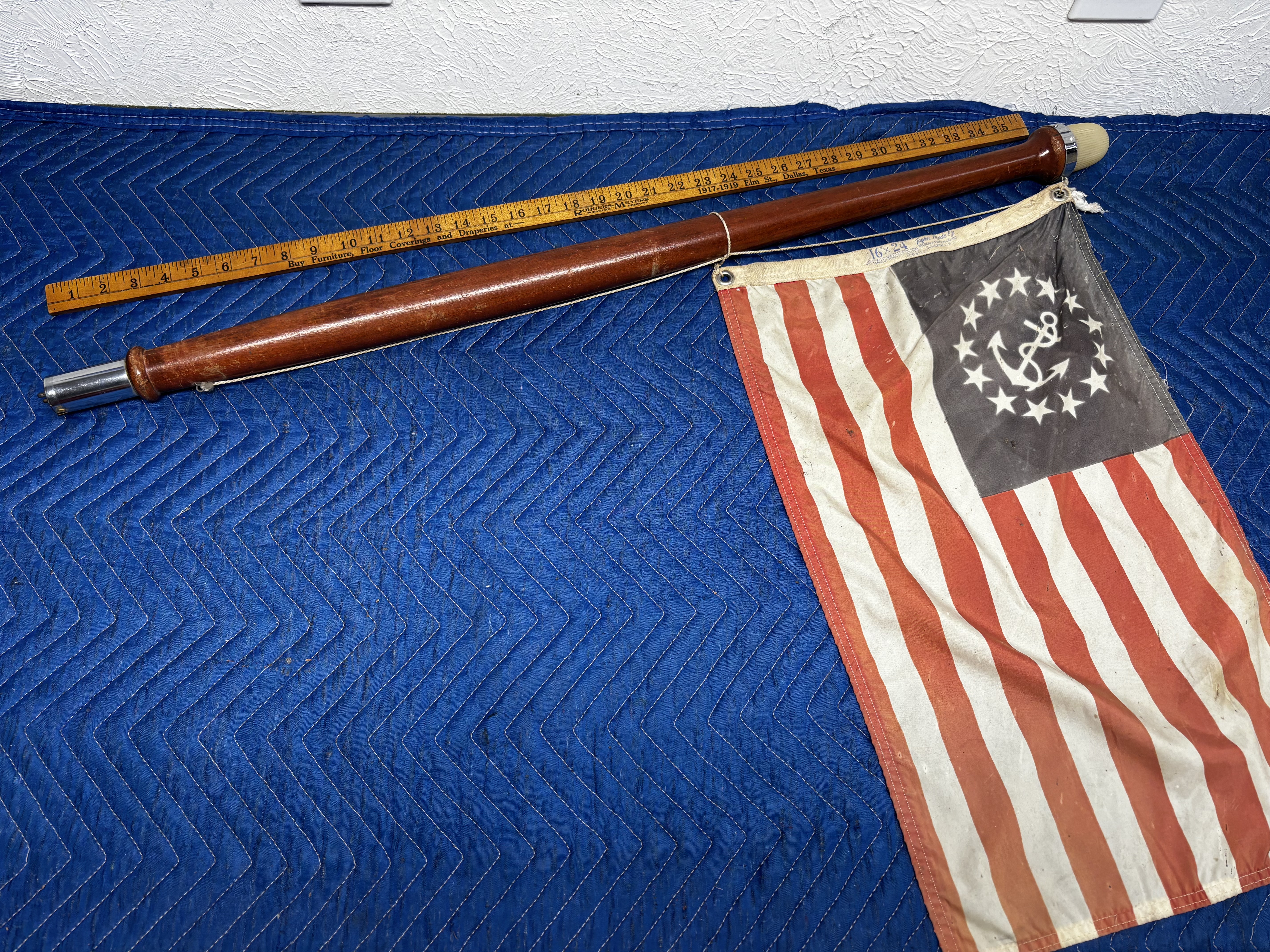 36" Stern Pole Light w Flag photo 1