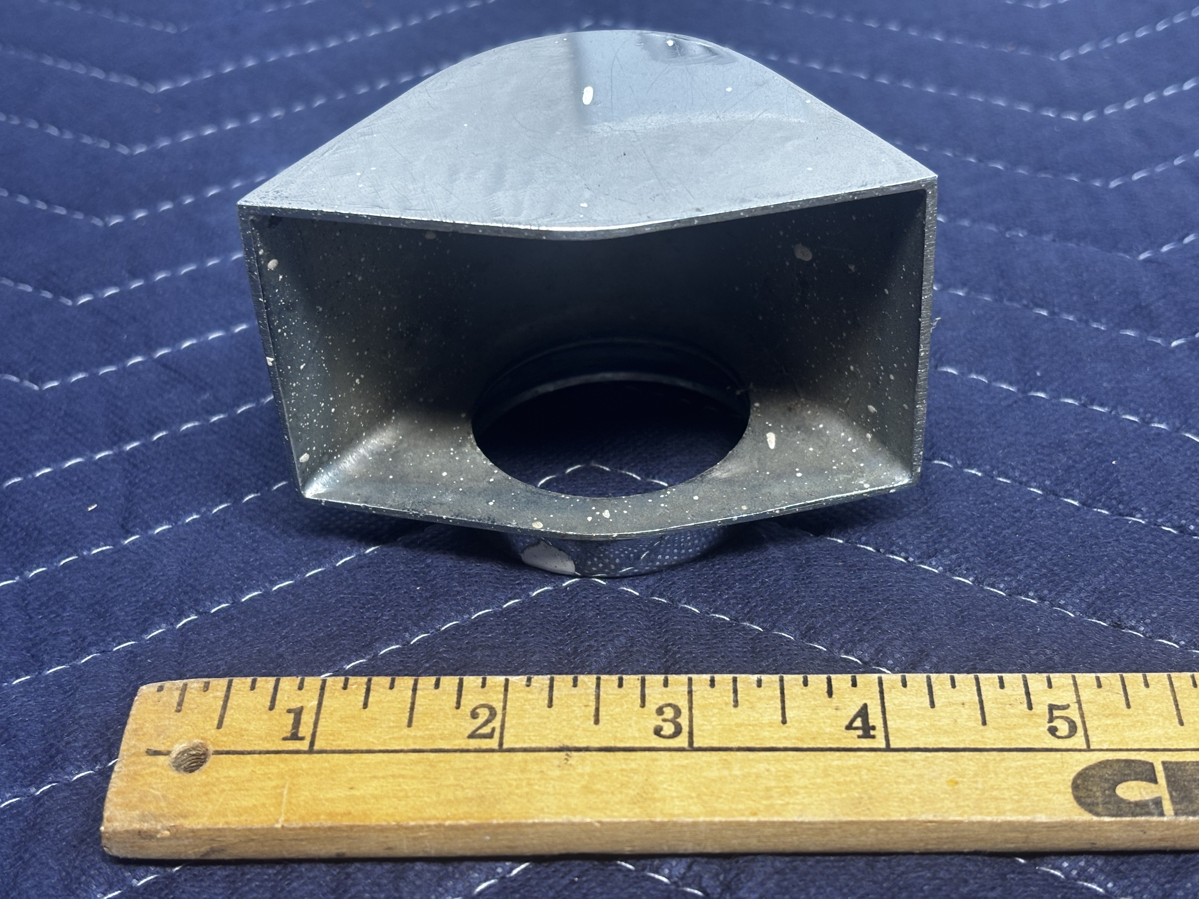 Stern Pole Light Shield photo 1
